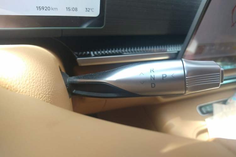 Used VOYAH Dream 2026 Model PHEV Kunpeng Pro Gear Lever