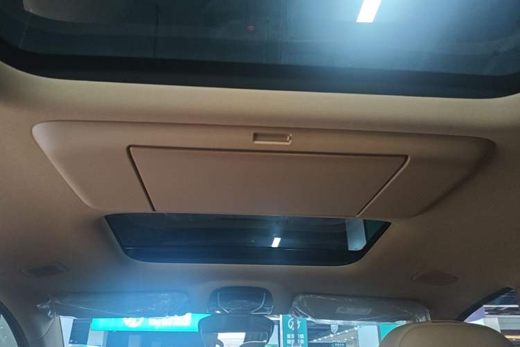 Used VOYAH Dream 2026 Model PHEV Qiankun Pro Headliner
