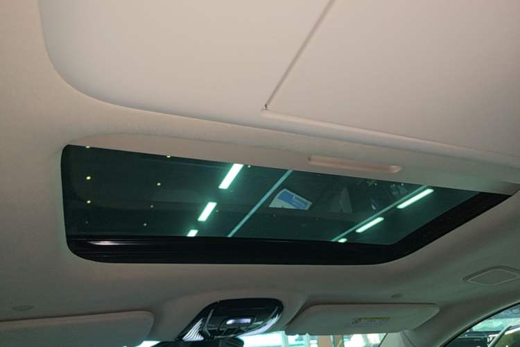 Used VOYAH Dream 2026 Model PHEV Qiankun Ultra Headliner