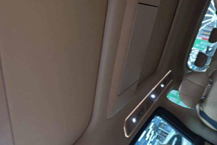 Used VOYAH Dream 2026 Model PHEV Qiankun Max Headliner