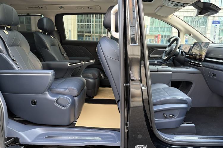 Used VOYAH Dream 2026 Model PHEV Qiankun Max Interior 1