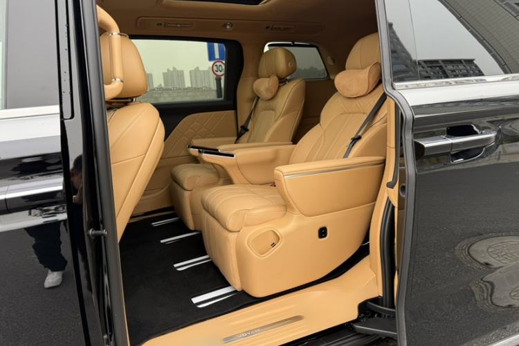 Used VOYAH Dream 2026 Model PHEV Qiankun Ultra Interior 11