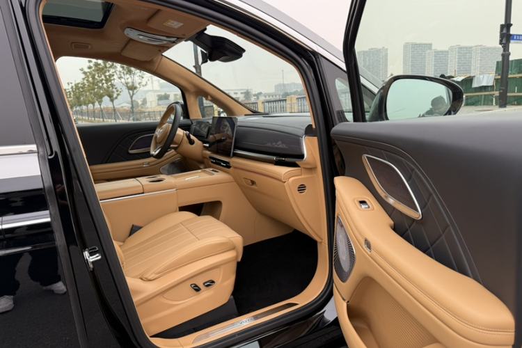 Used VOYAH Dream 2026 Model PHEV Qiankun Ultra Interior 12