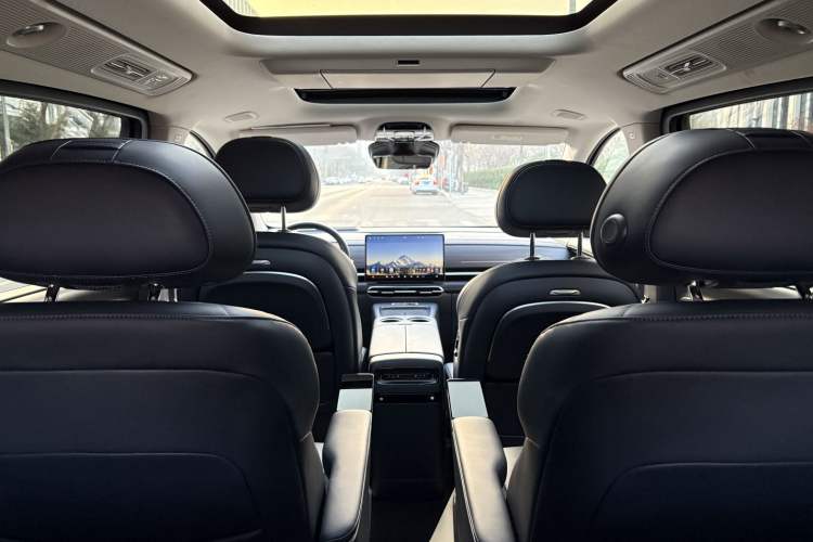 Used VOYAH Dream 2026 Model PHEV Qiankun Max Interior 3