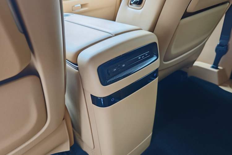 Used VOYAH Dream 2026 Model PHEV Qiankun Ultra Interior 3