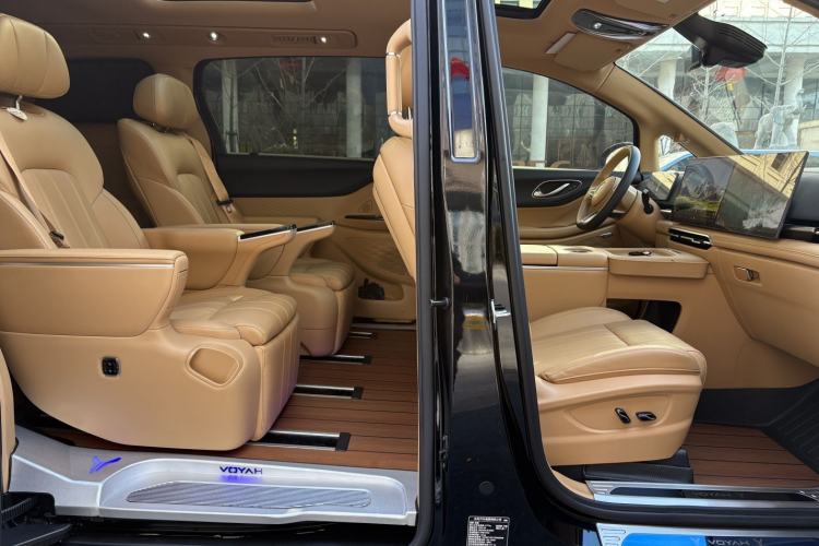 Used VOYAH Dream 2026 Model PHEV Qiankun Max Interior 4