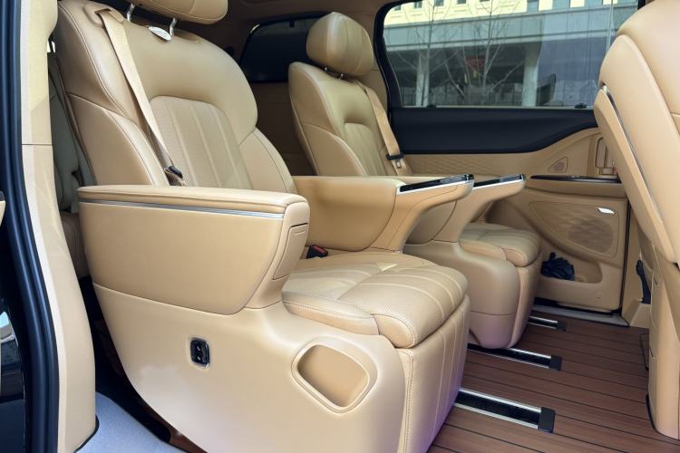 Used VOYAH Dream 2026 Model PHEV Qiankun Max Interior 5