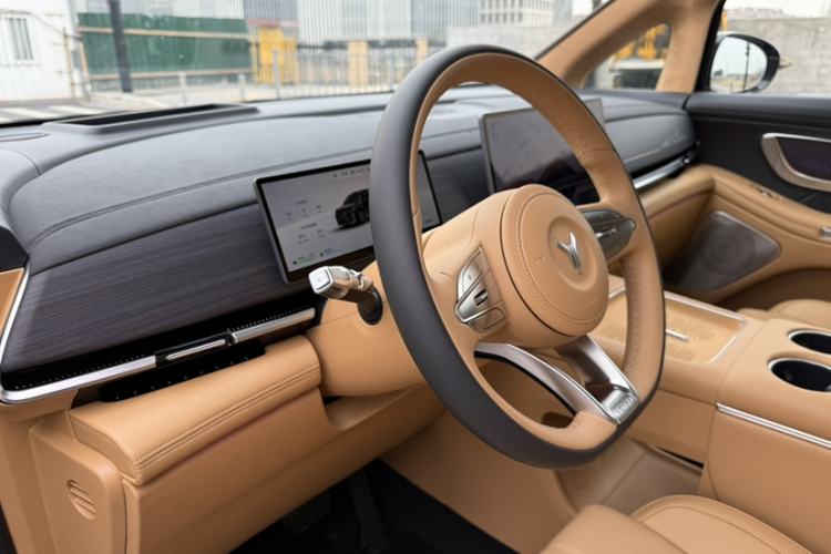 Used VOYAH Dream 2026 Model PHEV Qiankun Ultra Interior 6
