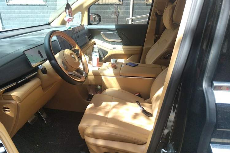 Used VOYAH Dream 2026 Model PHEV Kunpeng Pro Left Front Seat