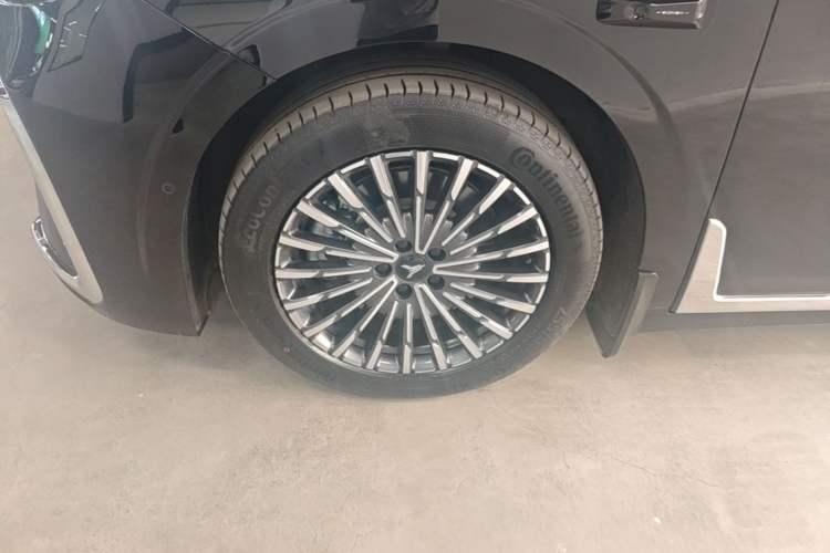 Used VOYAH Dream 2026 Model PHEV Qiankun Pro Left Front Wheel Hub