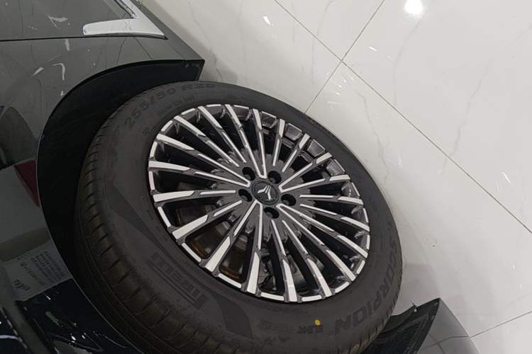 Used VOYAH Dream 2026 Model PHEV Qiankun Ultra Left Front Wheel Hub