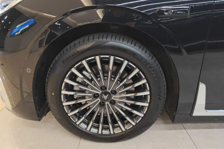 Used VOYAH Dream 2026 Model PHEV Qiankun Ultra Left Front Wheel Hub