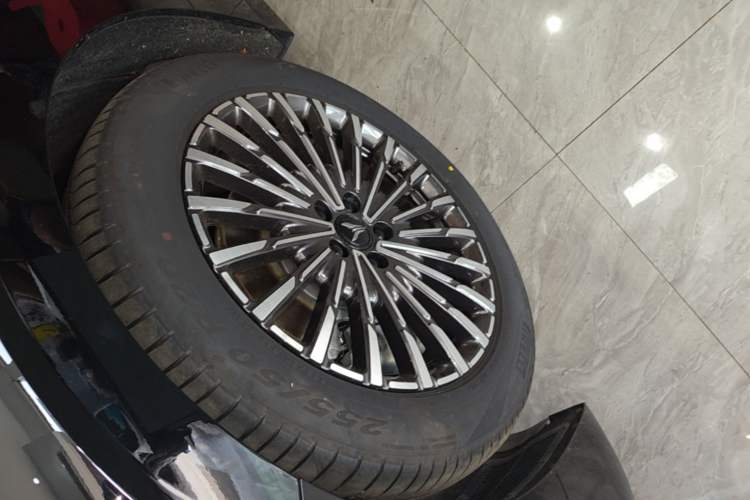 Used VOYAH Dream 2026 Model PHEV Qiankun Ultra Left Front Wheel Hub