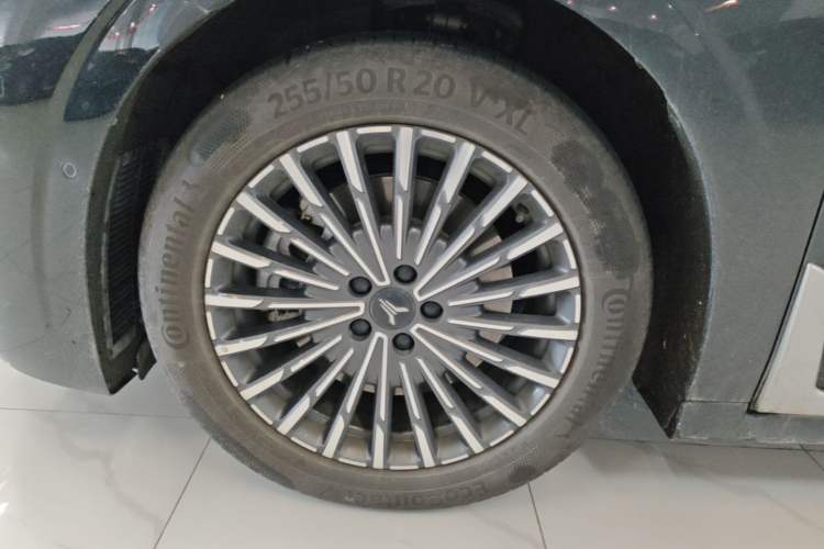 Used VOYAH Dream 2026 Model PHEV Qiankun Max Left Front Wheel Hub