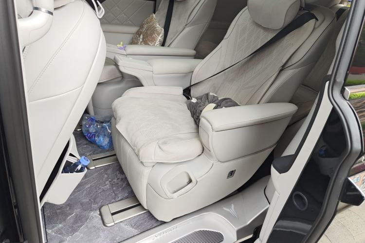 Used VOYAH Dream 2026 Model PHEV Qiankun Ultra Left Rear Seat