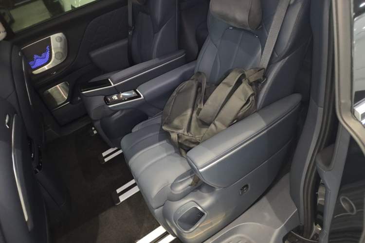 Used VOYAH Dream 2026 Model PHEV Qiankun Ultra Left Rear Seat