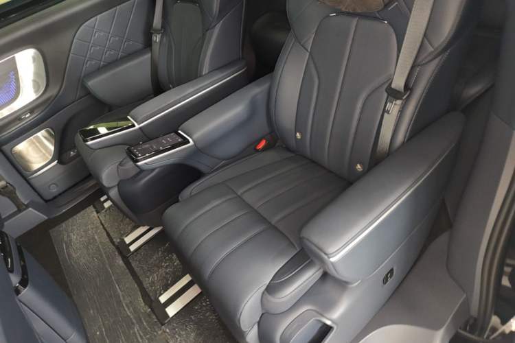 Used VOYAH Dream 2026 Model PHEV Qiankun Ultra Left Rear Seat