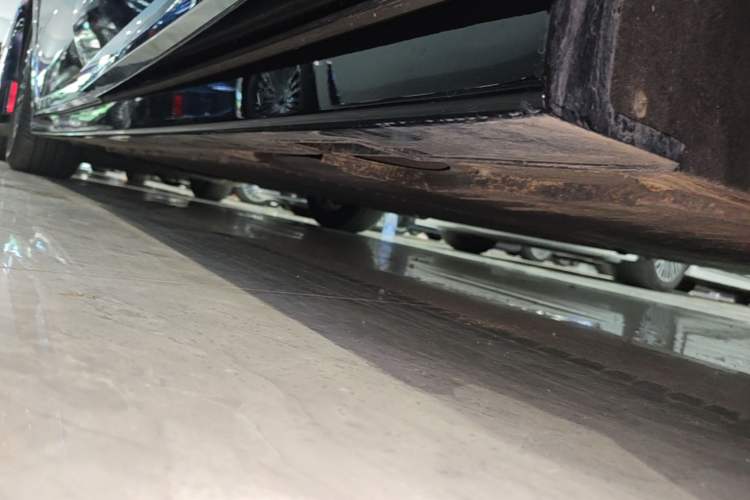 Used VOYAH Dream 2026 Model PHEV Qiankun Ultra Left Side Sill