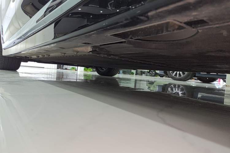 Used VOYAH Dream 2026 Model PHEV Qiankun Ultra Left Side Sill