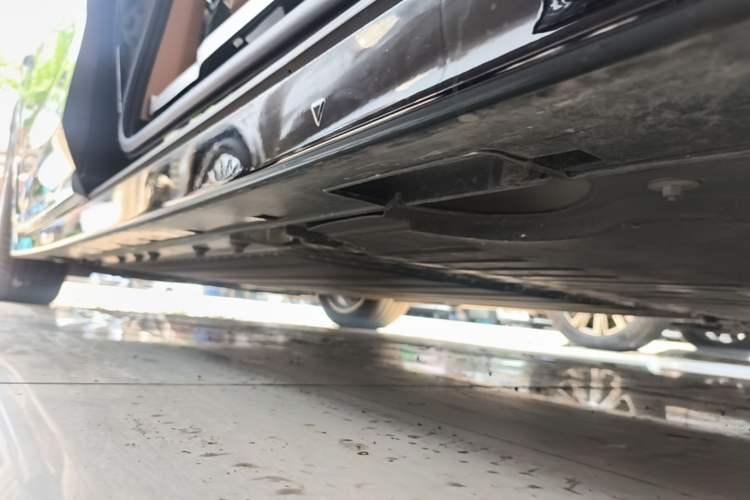 Used VOYAH Dream 2026 Model PHEV Qiankun Ultra Left Side Sill