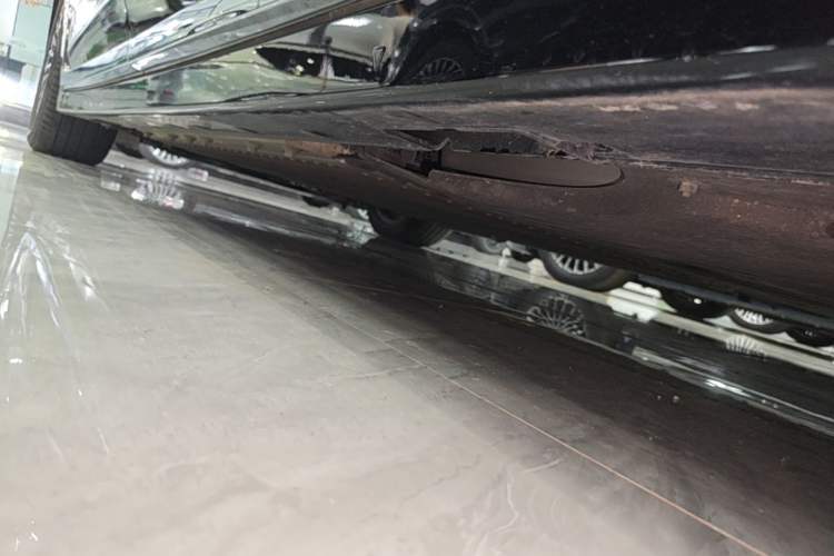 Used VOYAH Dream 2026 Model PHEV Qiankun Ultra Left Side Sill