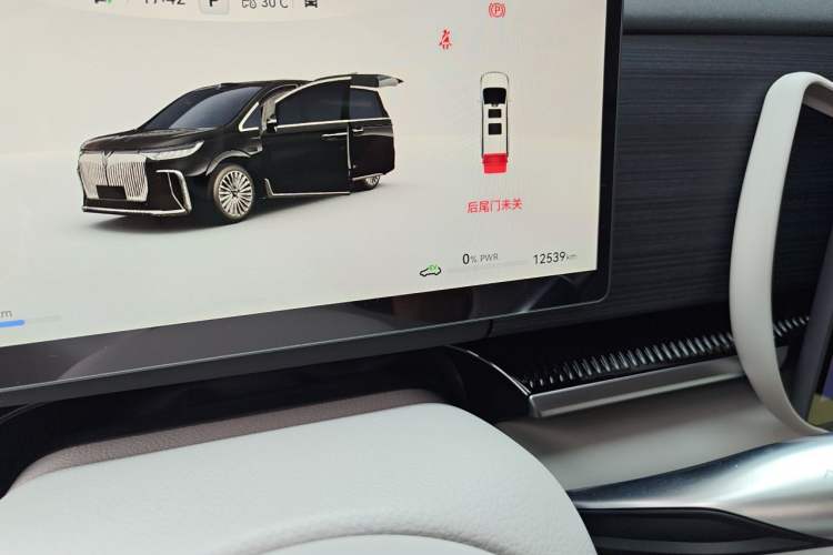 Used VOYAH Dream 2026 Model PHEV Qiankun Ultra Odometer Close Up