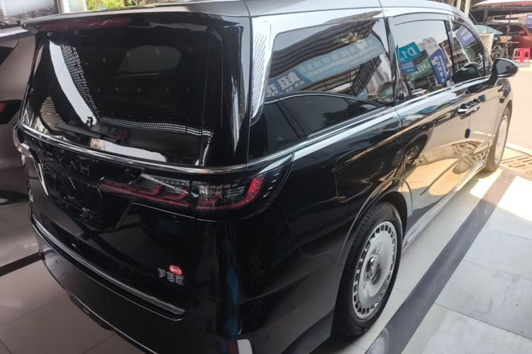 Used VOYAH Dream 2026 Model PHEV Qiankun Ultra Rear Right 45 Deg