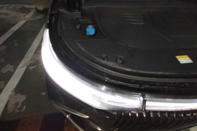 Used VOYAH Dream 2026 Model, PHEV Champion Edition Right Front Headlight