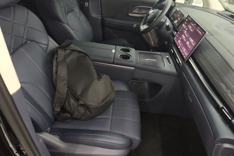Used VOYAH Dream 2026 Model PHEV Qiankun Ultra Right Front Seat