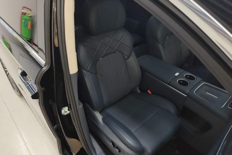 Used VOYAH Dream 2026 Model PHEV Qiankun Ultra Right Front Seat