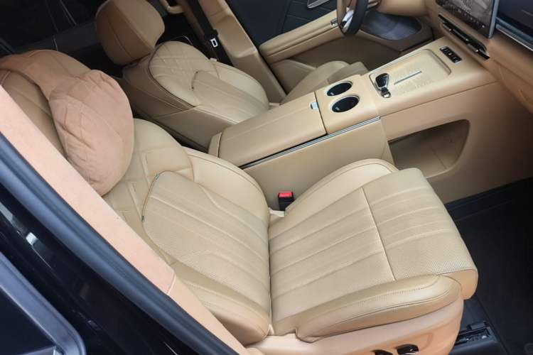 Used VOYAH Dream 2026 Model PHEV Qiankun Ultra Right Front Seat