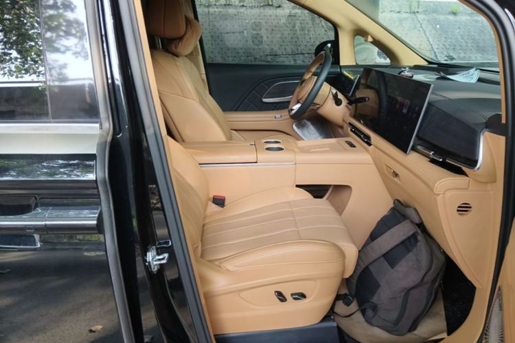 Used VOYAH Dream 2026 Model PHEV Qiankun Max Right Front Seat