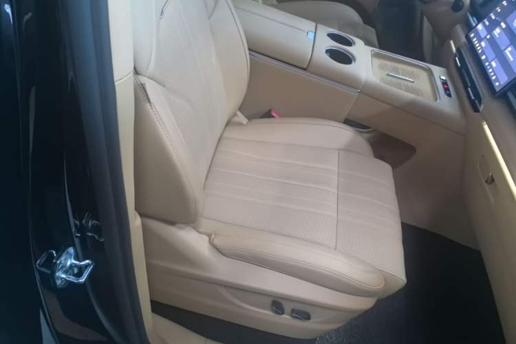 Used VOYAH Dream 2026 Model PHEV Qiankun Ultra Right Front Seat