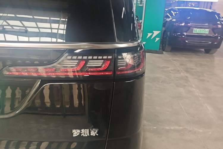 Used VOYAH Dream 2026 Model PHEV Qiankun Pro Right Rear Taillight