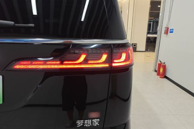 Used VOYAH Dream 2026 Model PHEV Qiankun Ultra Right Rear Taillight