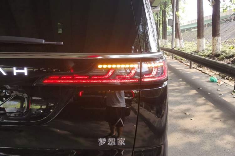 Used VOYAH Dream 2026 Model PHEV Qiankun Max Right Rear Taillight