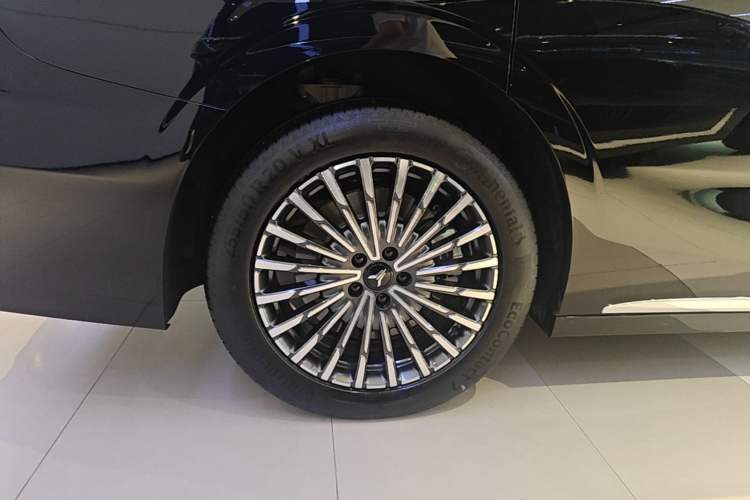 Used VOYAH Dream 2026 Model PHEV Kunpeng Pro Right Rear Wheel Hub