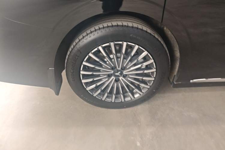 Used VOYAH Dream 2026 Model PHEV Qiankun Pro Right Rear Wheel Hub