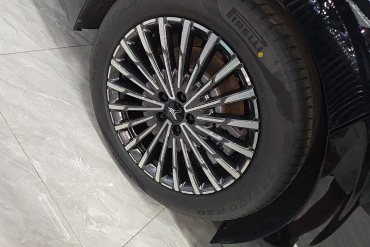 Used VOYAH Dream 2026 Model PHEV Qiankun Ultra Right Rear Wheel Hub