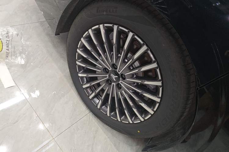 Used VOYAH Dream 2026 Model PHEV Qiankun Ultra Right Rear Wheel Hub