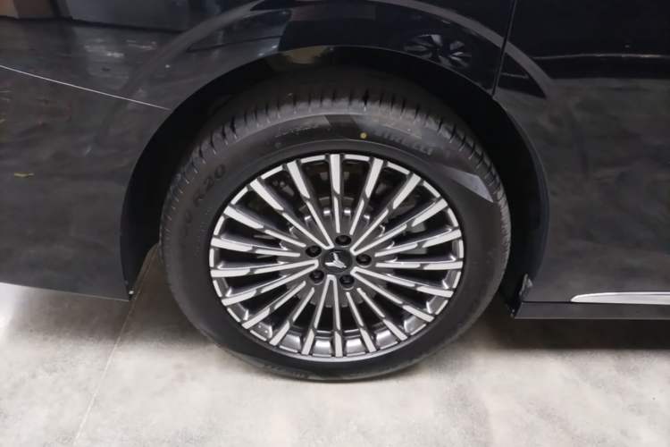 Used VOYAH Dream 2026 Model PHEV Qiankun Ultra Right Rear Wheel Hub