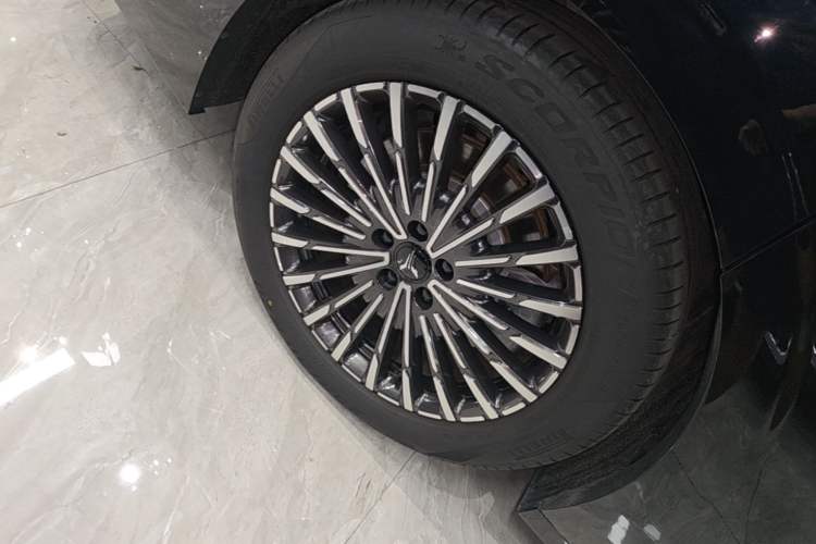 Used VOYAH Dream 2026 Model PHEV Qiankun Ultra Right Rear Wheel Hub