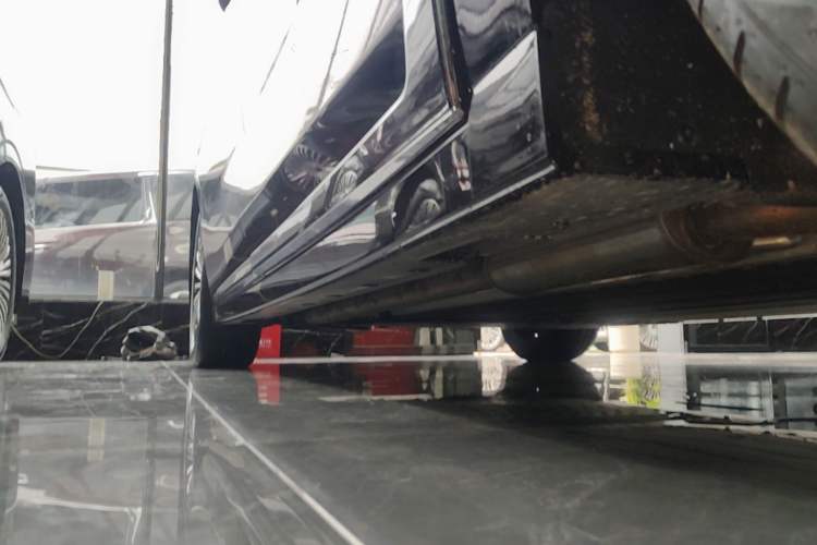 Used VOYAH Dream 2026 Model PHEV Qiankun Ultra Right Side Sill