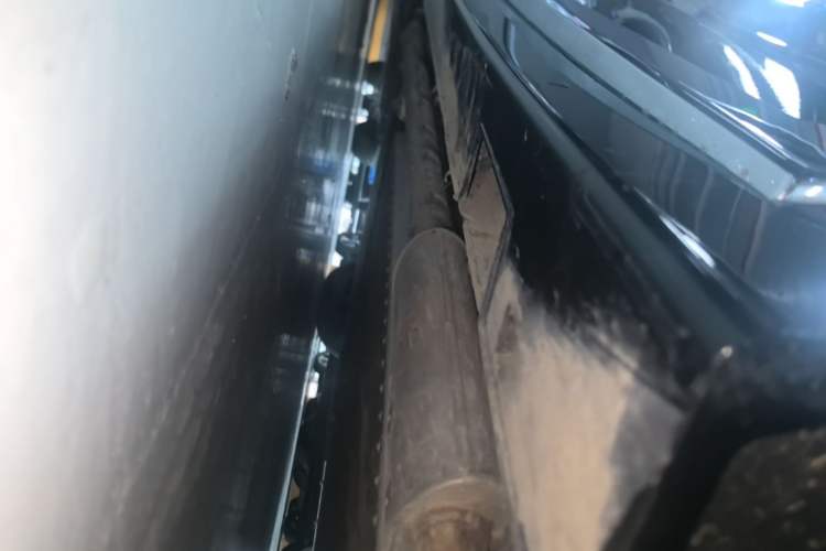 Used VOYAH Dream 2026 Model PHEV Qiankun Ultra Right Side Sill