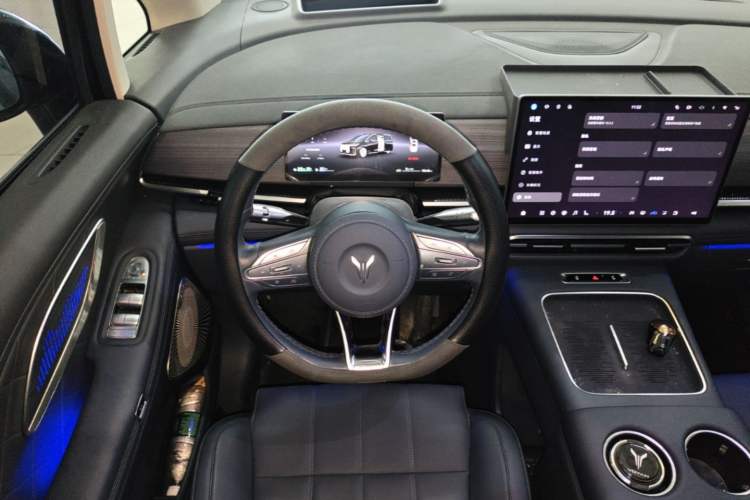 Used VOYAH Dream 2026 Model PHEV Qiankun Max Steering Wheel