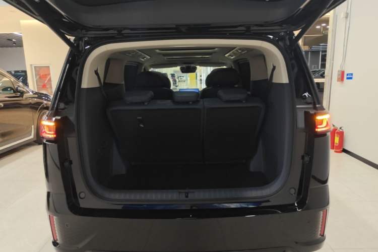 Used VOYAH Dream 2026 Model PHEV Qiankun Ultra Trunk