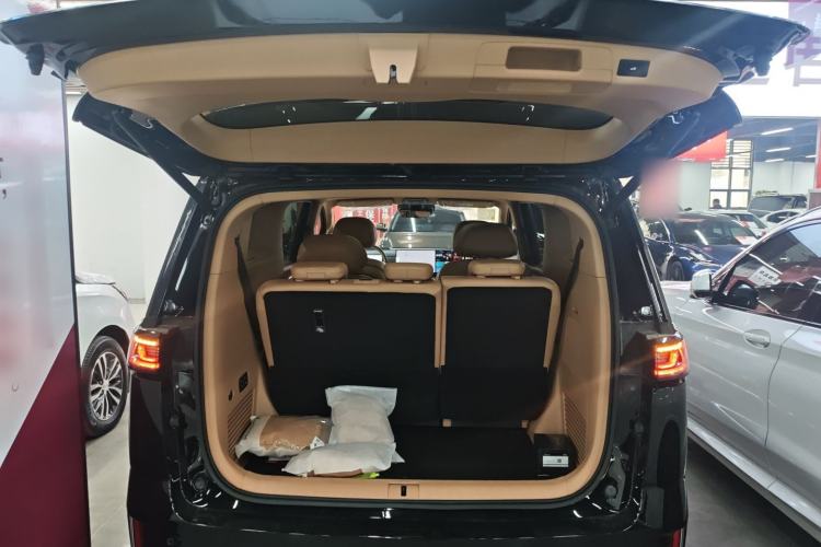 Used VOYAH Dream 2026 Model PHEV Kunpeng Pro Trunk
