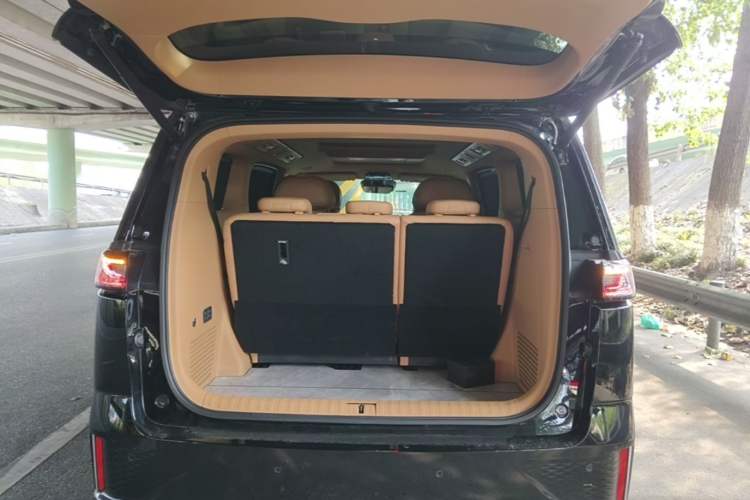 Used VOYAH Dream 2026 Model PHEV Qiankun Max Trunk