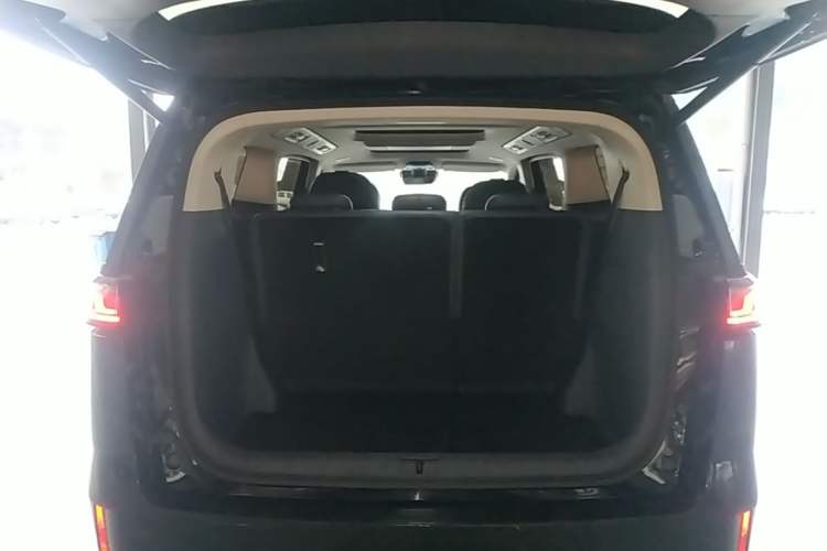 Used VOYAH Dream 2026 Model PHEV Qiankun Pro Trunk