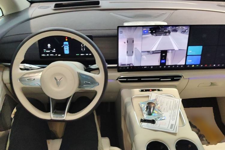 Used VOYAH Dream 2026 Model PHEV Kunpeng Pro Center Console